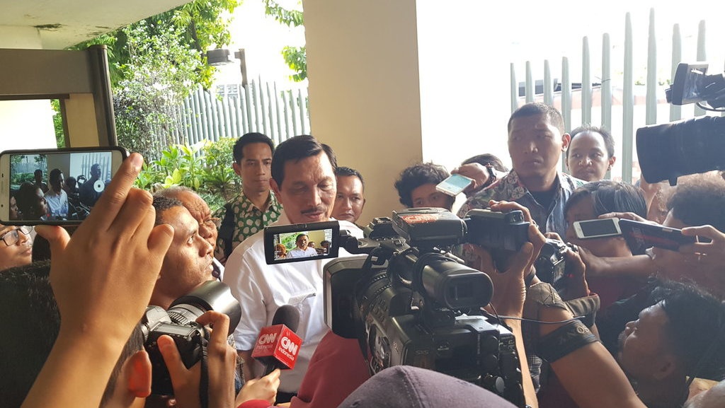 Pergantian Dirut PLN, Luhut: Jangan Dulu, Kan Mau Ganti Menteri Pergantian Dirut PLN, Luhut: Jangan Dulu, Kan Mau Ganti Menteri