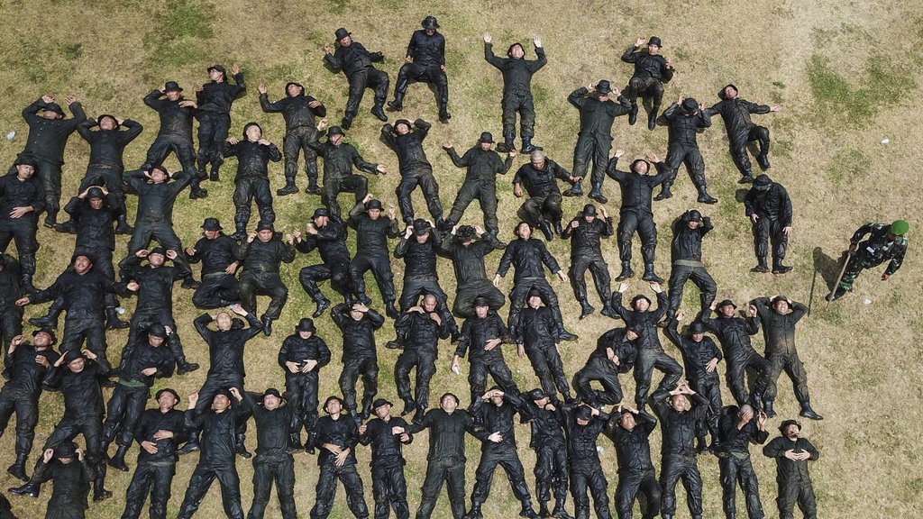 Contoh Usaha Pertahanan dan Keamanan & Bunyi Pasal 30 UUD 1945