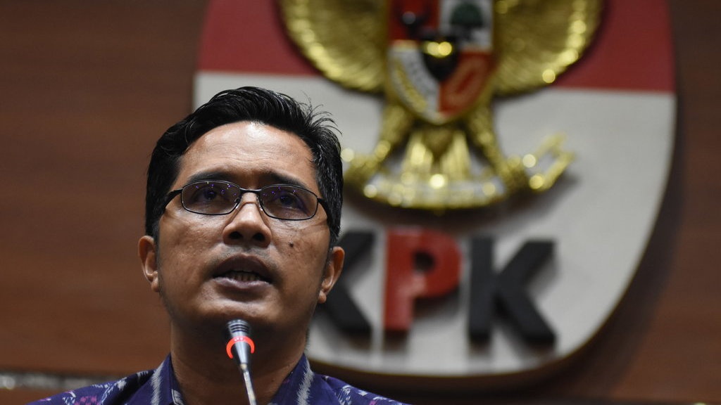 KPK Masih Tutupi Identitas Tersangka Baru Kasus Korupsi e-KTP KPK Masih Tutupi Identitas Tersangka Baru Kasus Korupsi e-KTP