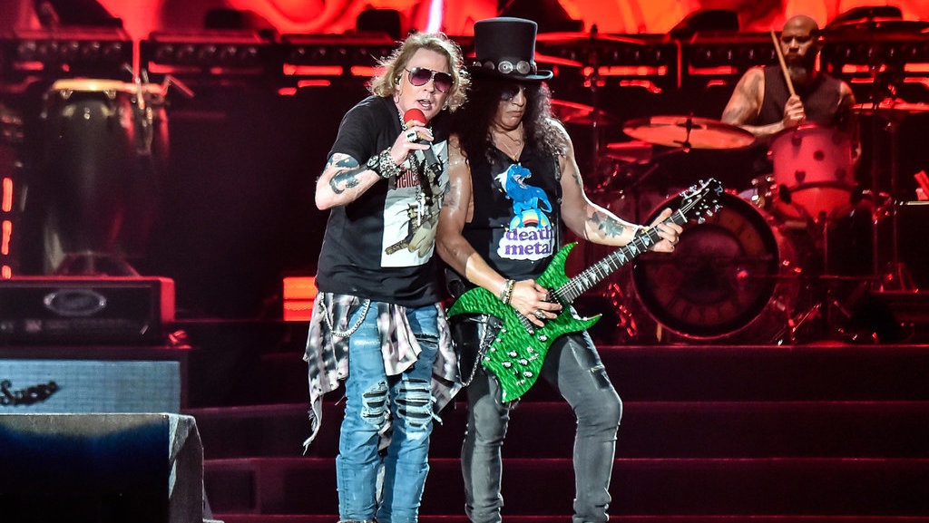 Guns N' Roses Guncang Penggemarnya di Gelora Bung Karno Guns N' Roses Guncang Penggemarnya di Gelora Bung Karno