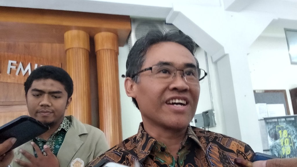 Rektor UGM Penuhi Panggilan Ombudsman Soal Penanganan Kasus Agni Rektor UGM Penuhi Panggilan Ombudsman Soal Penanganan Kasus Agni