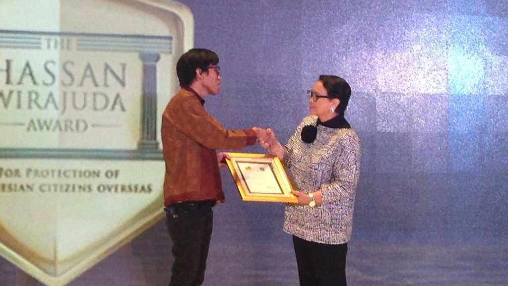 Jurnalis Tirto Raih Penghargaan Menlu Atas Kisah Anak Buruh Migran Jurnalis Tirto Raih Penghargaan Menlu Atas Kisah Anak Buruh Migran