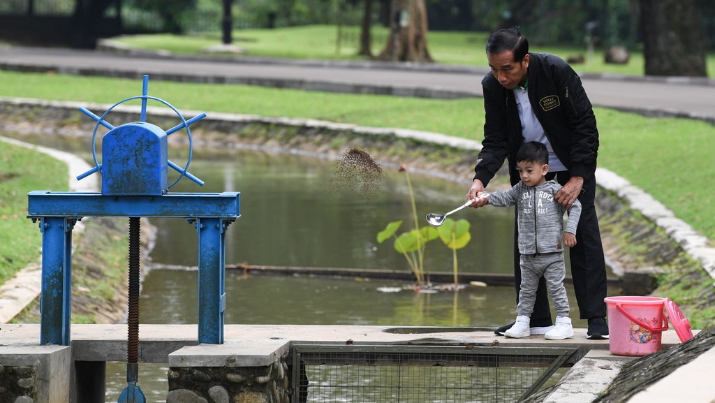 Jokowi WFH di Bogor saat Ada Demo Tolak Kenaikan Harga BBM di DKI Jokowi WFH di Bogor saat Ada Demo Tolak Kenaikan Harga BBM di DKI