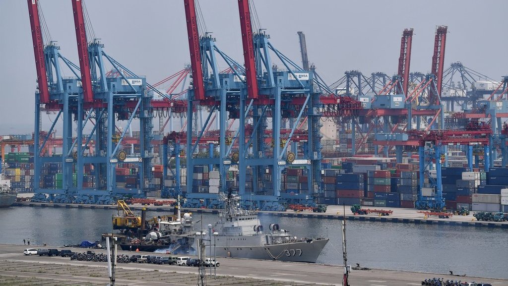 Ekonom Indef: CAD Terus Melebar Karena Struktur Ekonomi RI Rapuh Ekonom Indef: CAD Terus Melebar Karena Struktur Ekonomi RI Rapuh