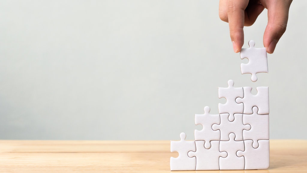 Holdingisasi: Ego Sektoral, Utang, Hingga Konsep yang Tidak Matang Holdingisasi: Ego Sektoral, Utang, Hingga Konsep yang Tidak Matang