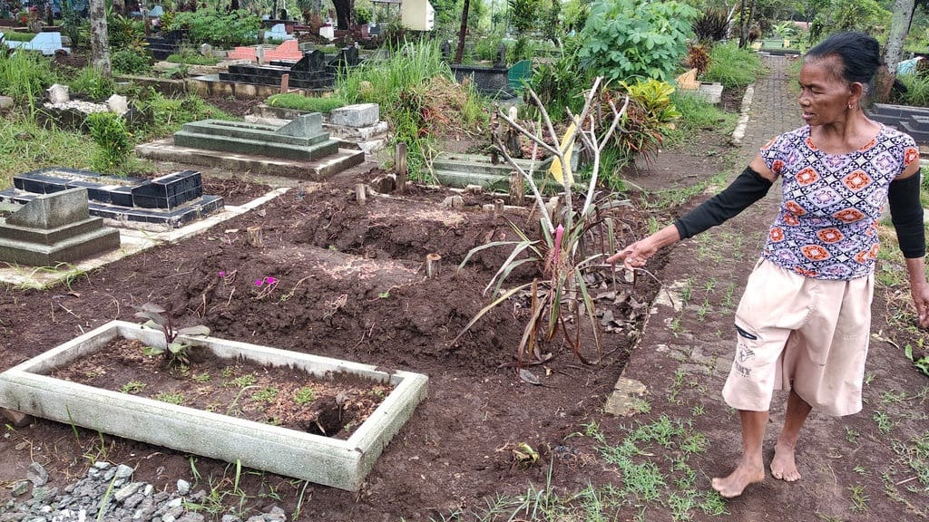 Puluhan Makam di Tiga Pemakaman Kota Magelang Dirusak Puluhan Makam di Tiga Pemakaman Kota Magelang Dirusak