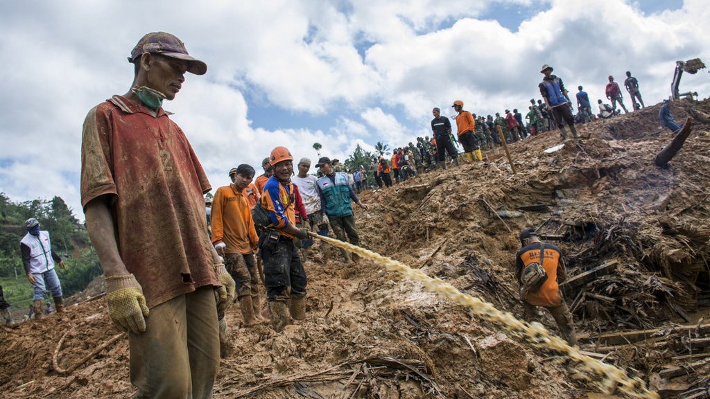 Jutaan Jiwa Tinggal di Kawasan Rawan Longsor, Kok Tidak Direlokasi?