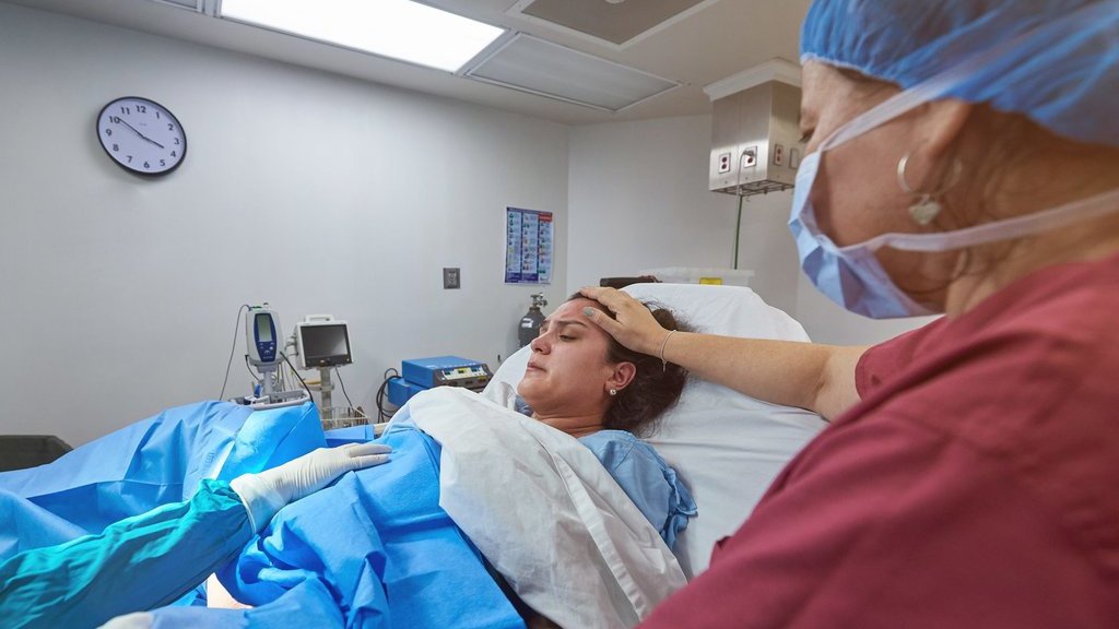 7 Cara Alami Memancing Kontraksi Agar Cepat Melahirkan