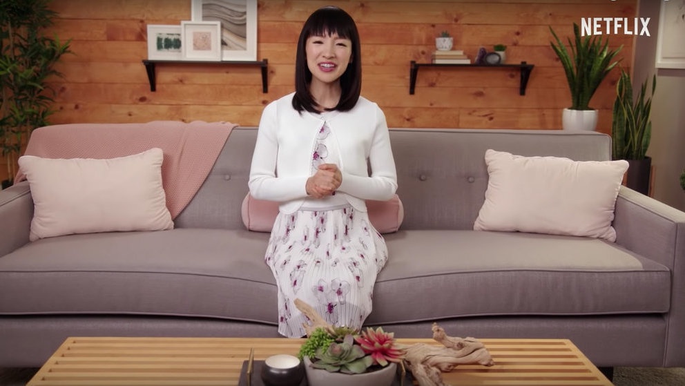 Tidying Up with Marie Kondo: Kapitalis Jepang Perampok Duit Pemalas Tidying Up with Marie Kondo: Kapitalis Jepang Perampok Duit Pemalas