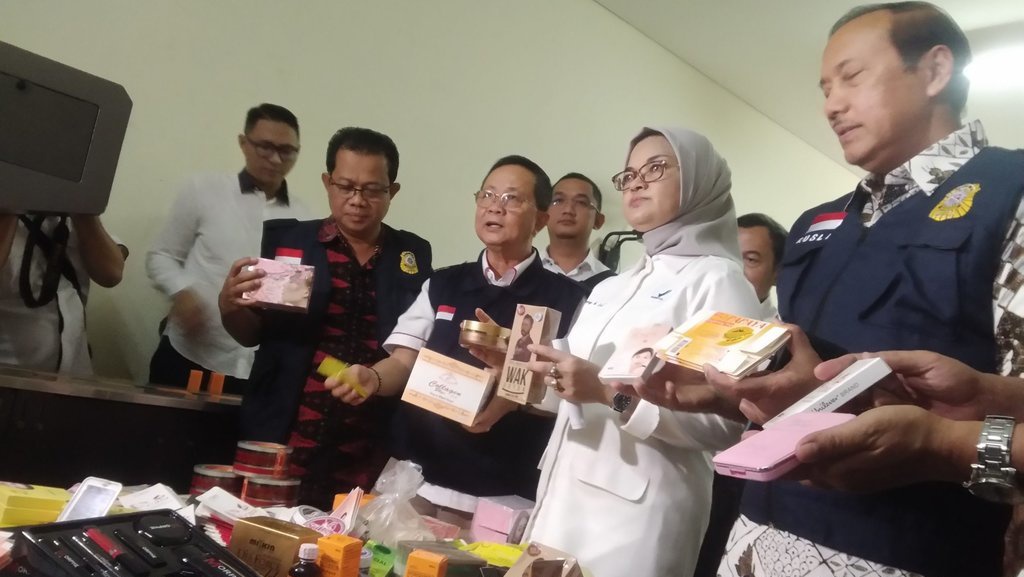 BPOM Tangkap Pemilik Pabrik Kosmetik Ilegal di Jakarta Barat BPOM Tangkap Pemilik Pabrik Kosmetik Ilegal di Jakarta Barat