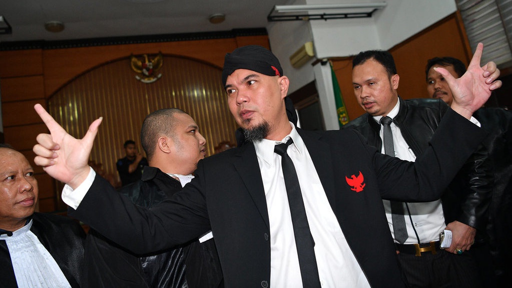 Kisah Ahmad Dhani: dari Musisi Hingga Terlempar ke Balik Jeruji