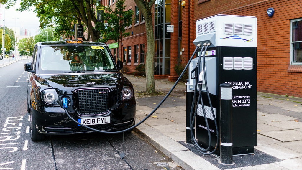 Benarkah Mobil Listrik Bebas Emisi?