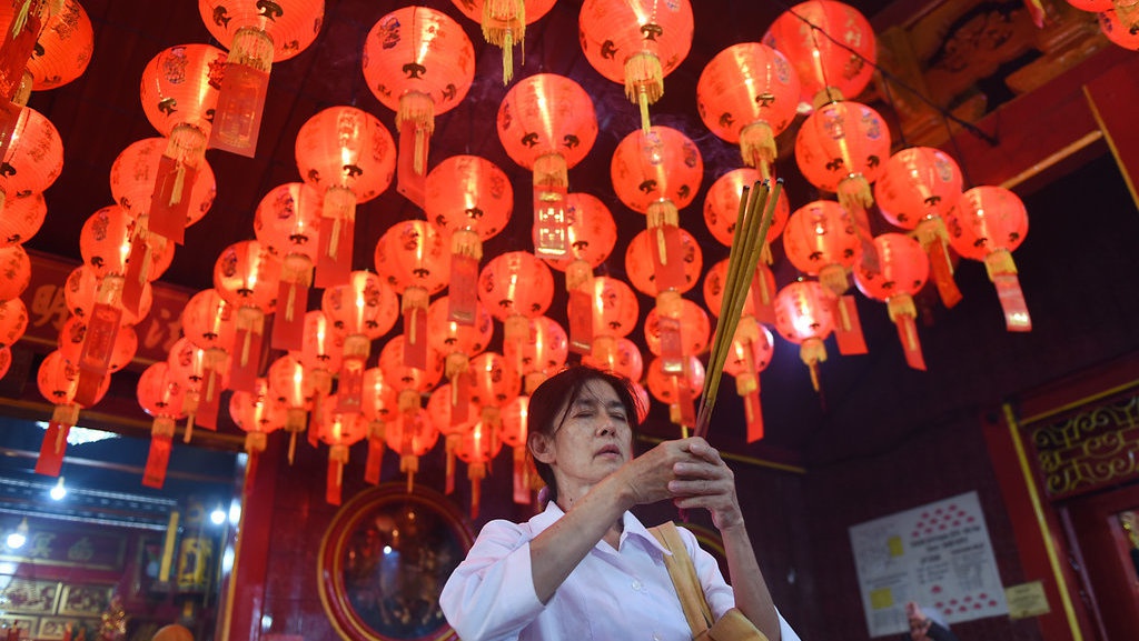 Merayakan Imlek di Vihara Dharma Bhakti Merayakan Imlek di Vihara Dharma Bhakti