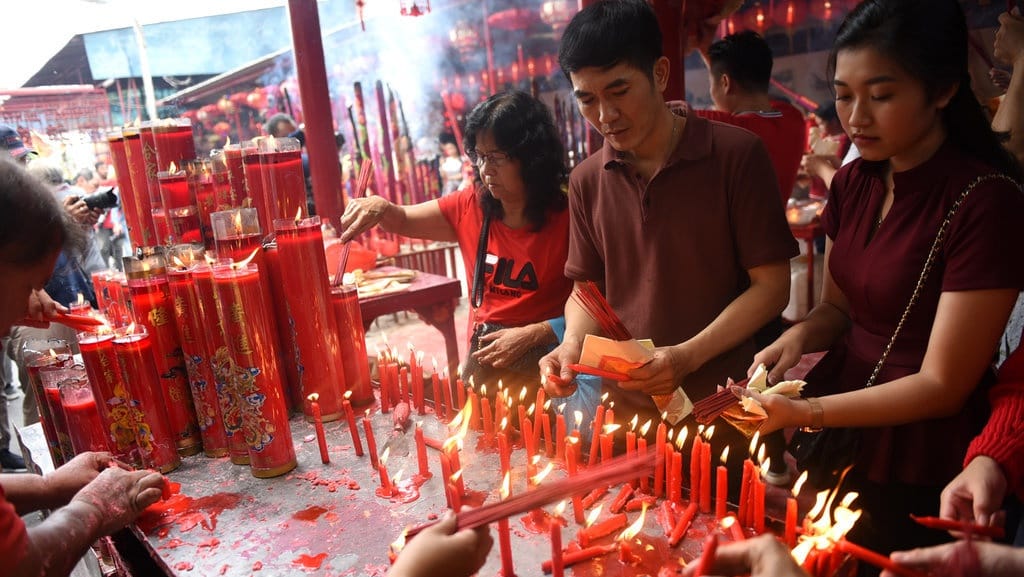 Merayakan Imlek di Petak Sembilan: Melepas Burung Demi Buang Sial Merayakan Imlek di Petak Sembilan: Melepas Burung Demi Buang Sial