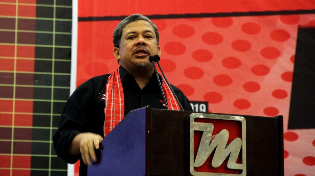 Fahri Hamzah Curiga Data Penduduk Diperdagangkan ke Swasta Fahri Hamzah Curiga Data Penduduk Diperdagangkan ke Swasta