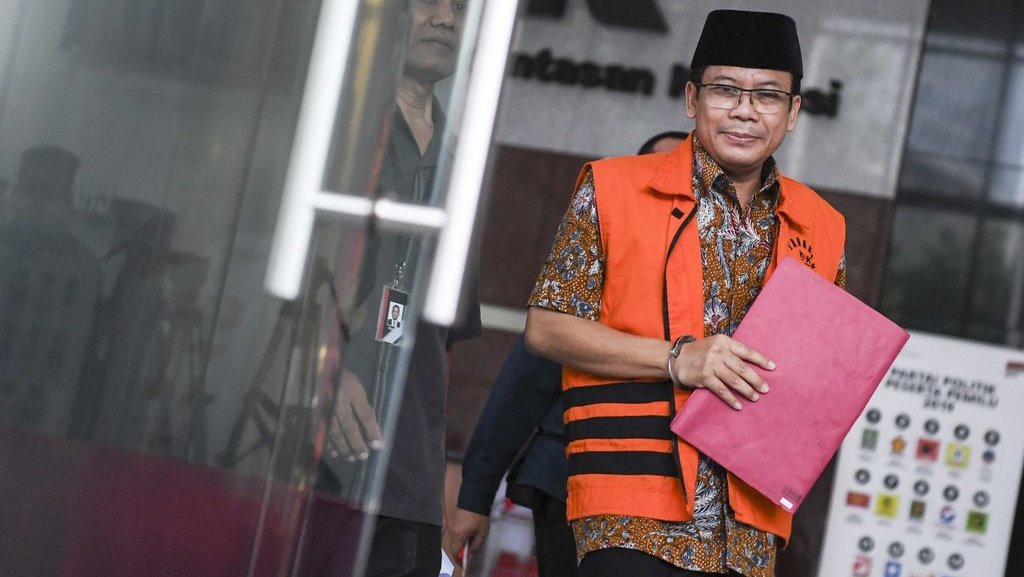 Wakil Ketua DPR Taufik Kurniawan Didakwa Terima Suap dari 2 Bupati