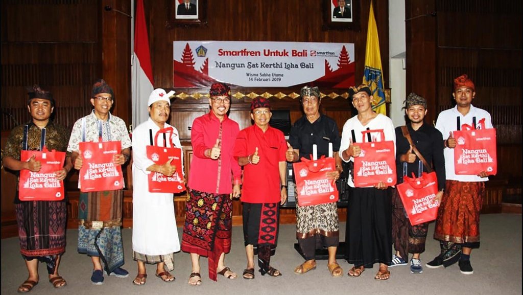 Smartfren Ikut Sukseskan Program 