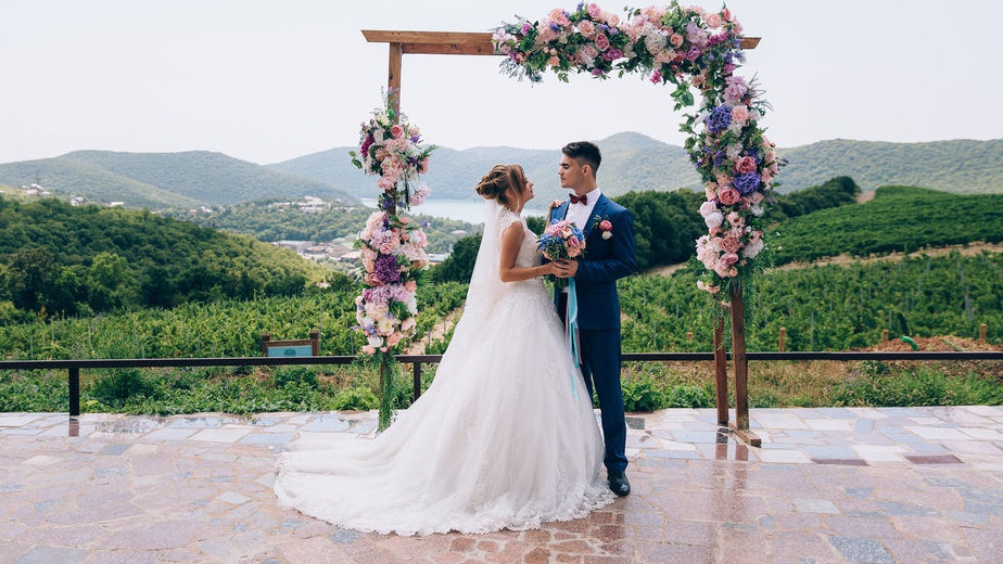 Tips Menghitung Anggaran Pernikahan Mulai dari Undangan hingga Gaun Tips Menghitung Anggaran Pernikahan Mulai dari Undangan hingga Gaun