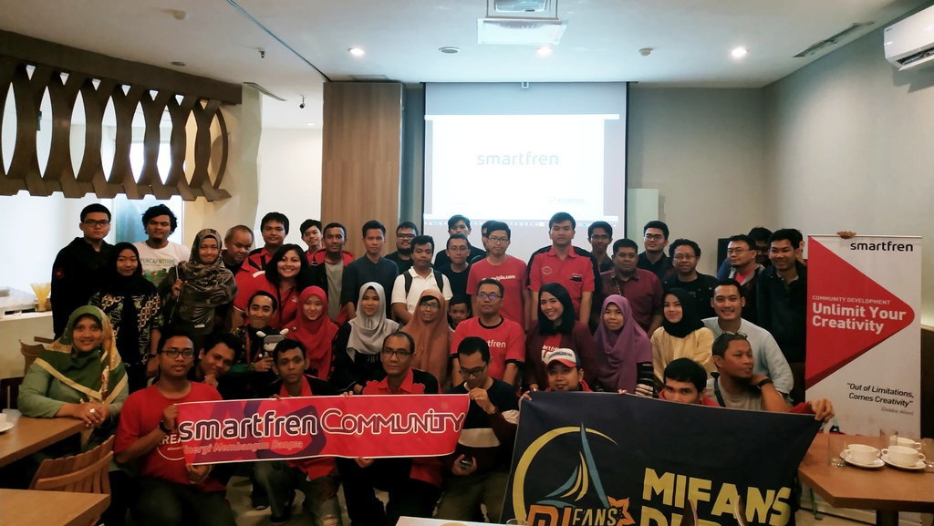 Smartfren Gelar Kopdar Bareng Milenial dan Mi Fans Area Jabodetabek Smartfren Gelar Kopdar Bareng Milenial dan Mi Fans Area Jabodetabek