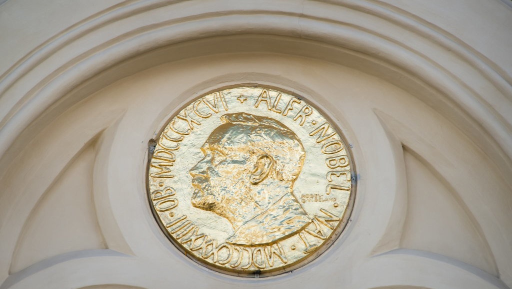 Pemenang Nobel Kimia Diserahkan ke Penemu Baterai Lithiumion Pemenang Nobel Kimia Diserahkan ke Penemu Baterai Lithiumion