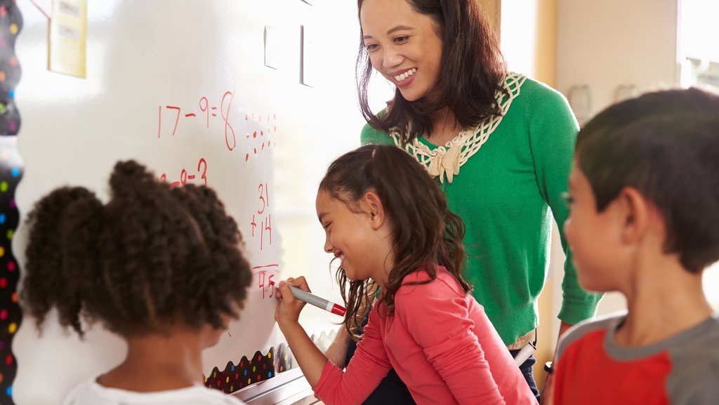 16 Contoh Penerapan Sila ke-2 di Sekolah dan Kelas 16 Contoh Penerapan Sila ke-2 di Sekolah dan Kelas