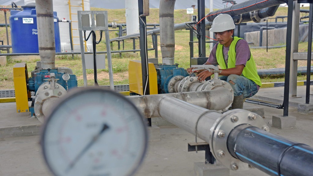 Mengenal Biogas: Komposisi & Proses Pembuatannya dari Kotoran Sapi Mengenal Biogas: Komposisi & Proses Pembuatannya dari Kotoran Sapi