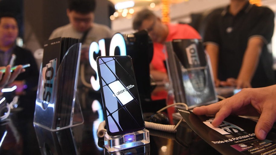 Mengapa Harga Smartphone Semakin Tak Masuk Akal?