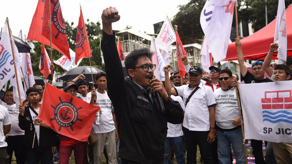 Aksi Pekerja Pelabuhan Indonesia