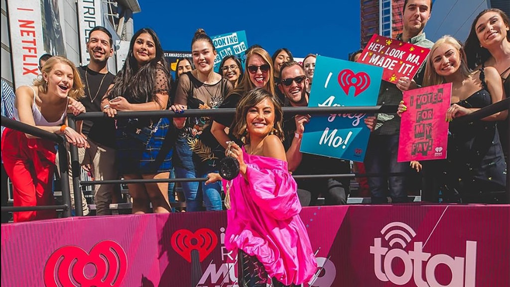 Agnez Mo Menang Penghargaan Social Star iHeart Radio Music Awards