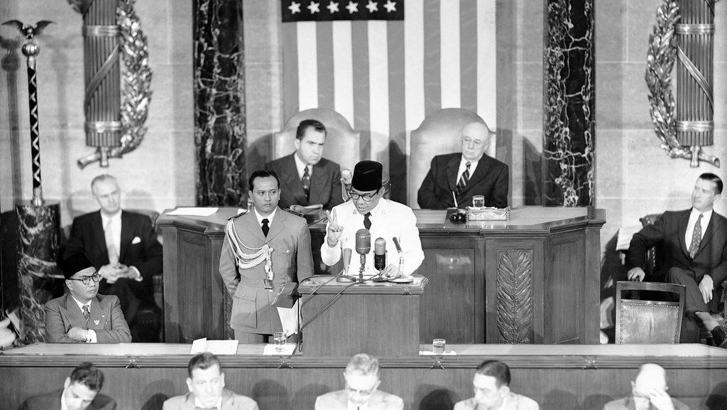 Sejarah Kabinet Ali Sastroamijoyo 2: Program Kerja & Kejatuhan Sejarah Kabinet Ali Sastroamijoyo 2: Program Kerja & Kejatuhan