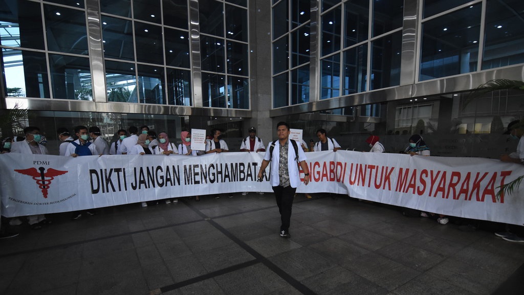 PB IDI Kritik Peraturan Menristek Soal Sertifikat Profesi Dokter PB IDI Kritik Peraturan Menristek Soal Sertifikat Profesi Dokter