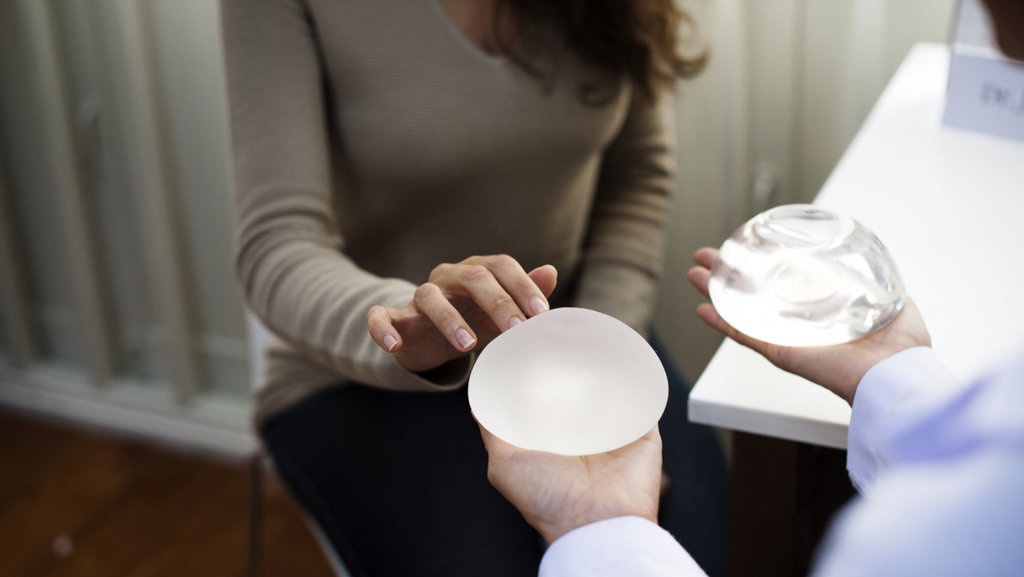 Risiko Melakukan Implan Payudara: Bisa Pecah Hingga Sebabkan Kanker Risiko Melakukan Implan Payudara: Bisa Pecah Hingga Sebabkan Kanker