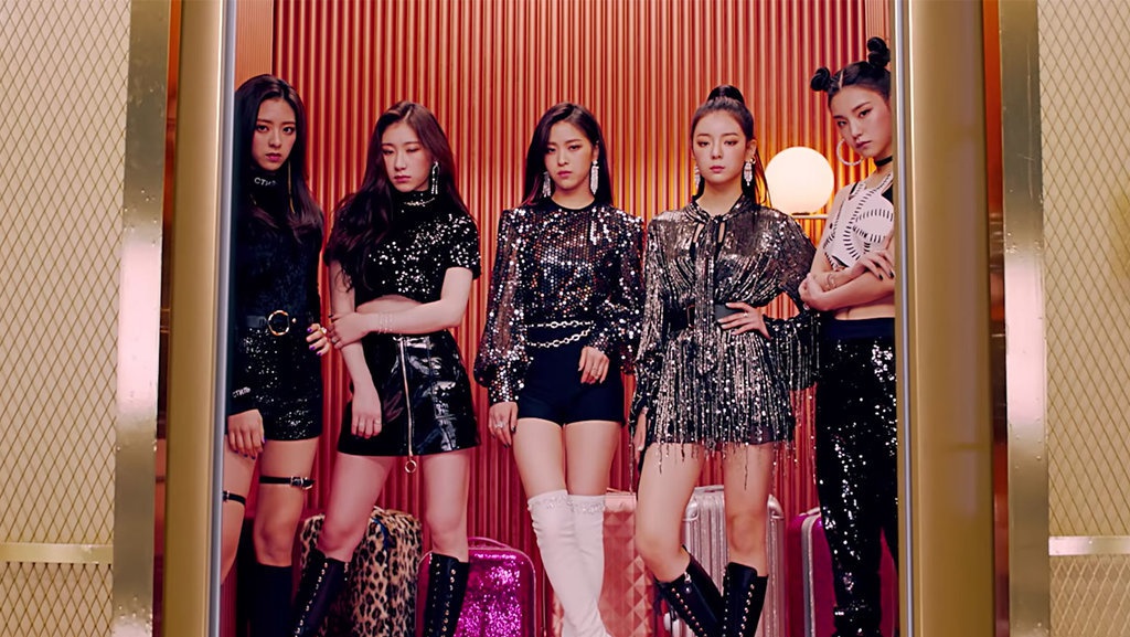 Lirik LOCO-ITZY di Album Pertama Crazy In Love, Rilis 24 September Lirik LOCO-ITZY di Album Pertama Crazy In Love, Rilis 24 September
