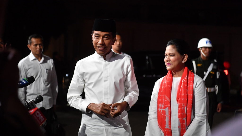 Jokowi akan Berangkat Umrah Usai Debat ke-5 Pilpres 2019 Jokowi akan Berangkat Umrah Usai Debat ke-5 Pilpres 2019