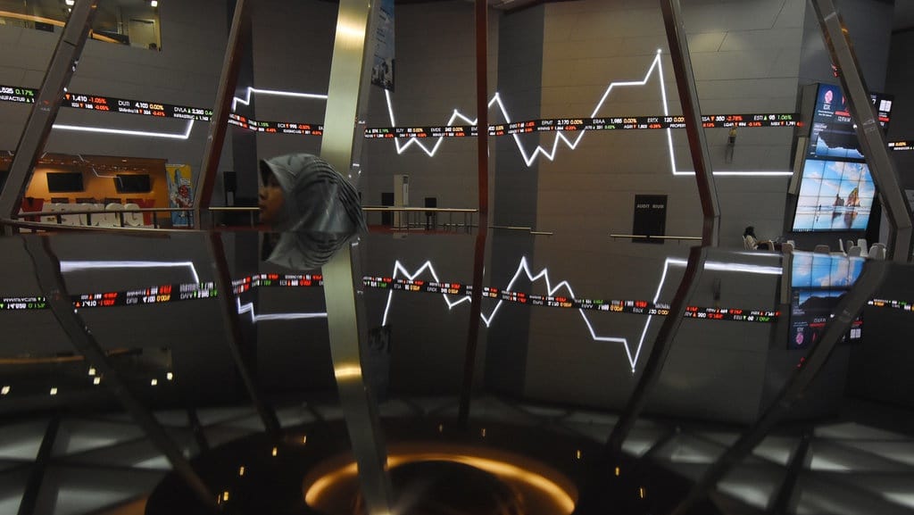 Isu People Power hingga Perang Dagang Bikin IHSG Bergerak Negatif