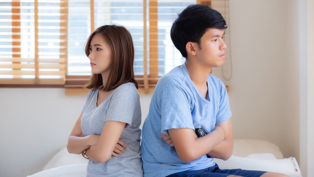 Hukum Berciuman bagi Suami-Istri Selama Puasa Ramadan Hukum Berciuman bagi Suami-Istri Selama Puasa Ramadan