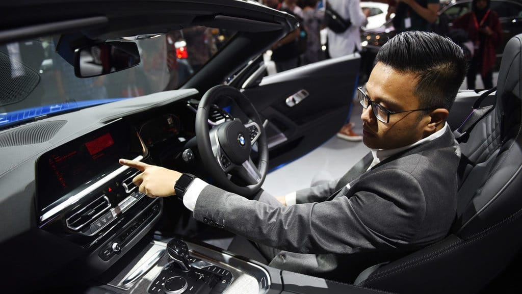 Ciri-ciri Freon AC Mobil Habis, Tak Dingin, & Kapan Harus Diganti?