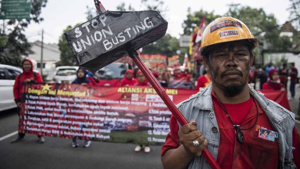 Dari Lantai Pabrik ke Ojek Online: Perubahan Makna Buruh dan Kerja