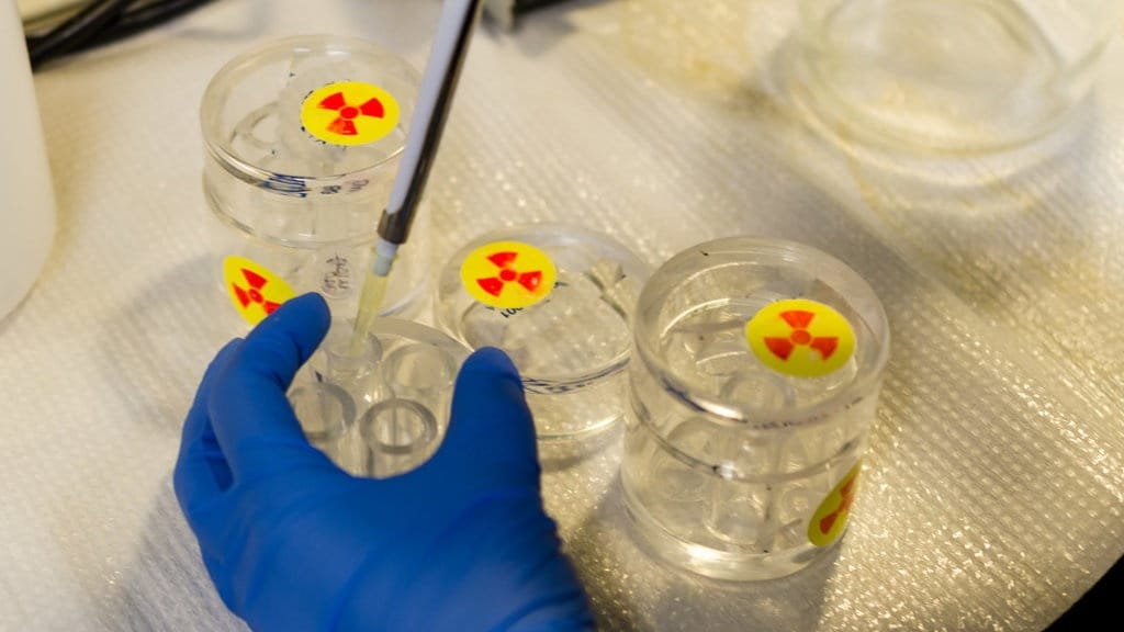 Hal yang Perlu Diperhatikan Sebelum Membuang Limbah Radioaktif Hal yang Perlu Diperhatikan Sebelum Membuang Limbah Radioaktif