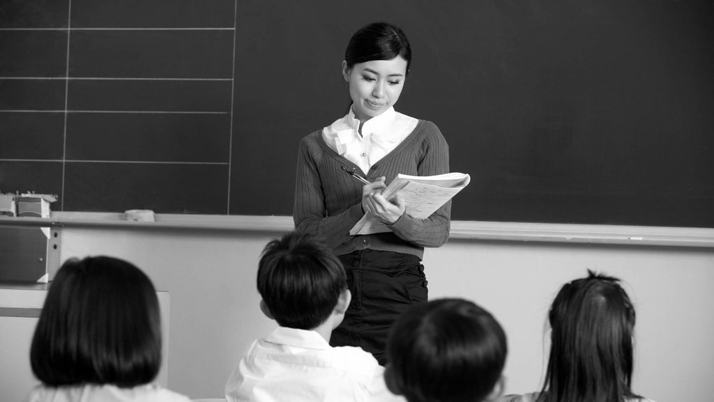 25 November 2021 Adalah Hari Guru dan Hari Anti Kekerasan Perempuan 25 November 2021 Adalah Hari Guru dan Hari Anti Kekerasan Perempuan