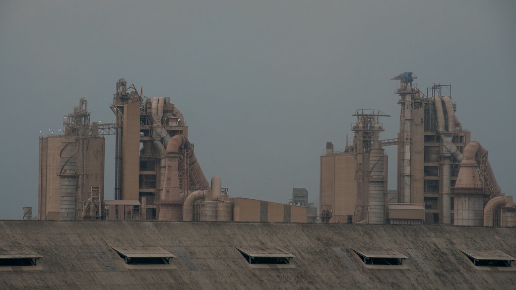 Denda Tak Cukup Hukum Perusahaan Semen Cina yang Monopoli di RI Denda Tak Cukup Hukum Perusahaan Semen Cina yang Monopoli di RI