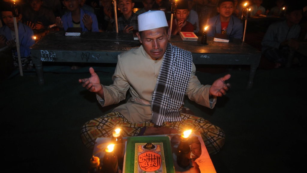 Mengapa Ramadan Dijadikan Bulan Puasa? Mengapa Ramadan Dijadikan Bulan Puasa?