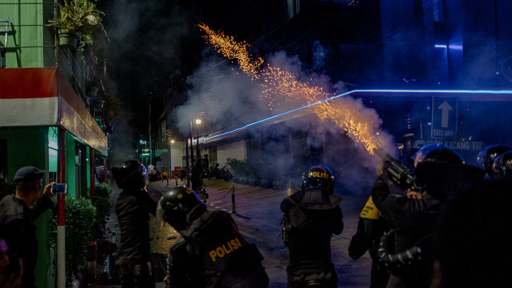 Nestapa Sandro: Bukan Perusuh, Tewas Ditembak, Tak Dapat Santunan Nestapa Sandro: Bukan Perusuh, Tewas Ditembak, Tak Dapat Santunan