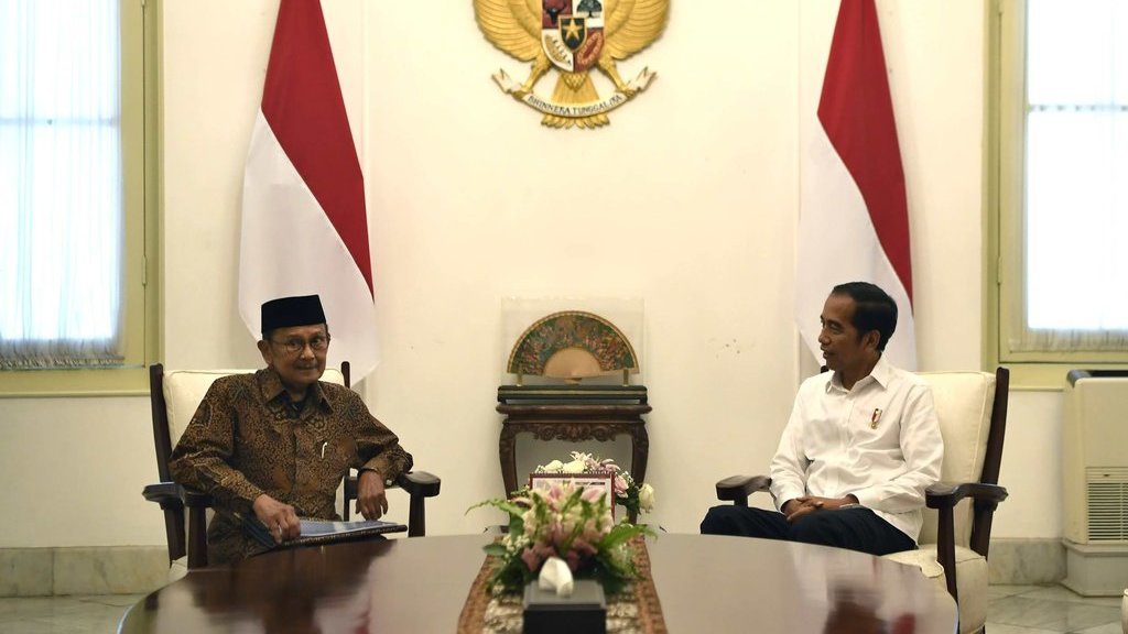 Beda Cara Habibie dan Jokowi Selesaikan Konflik Timor Timur & Papua Beda Cara Habibie dan Jokowi Selesaikan Konflik Timor Timur & Papua