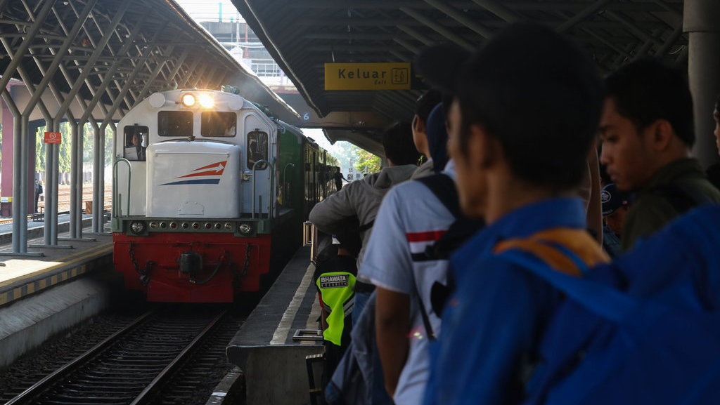 KAI: Tiket Kereta Api Saat Natal & Tahun Baru Sudah Terjual 40%