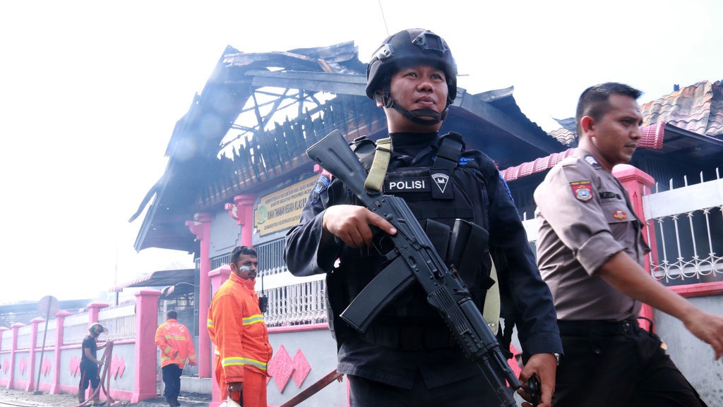 Rutan Kabanjahe Rusuh, 410 Narapidana Dievakuasi Rutan Kabanjahe Rusuh, 410 Narapidana Dievakuasi