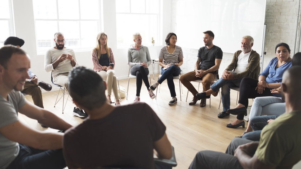 Mengenal Teks Diskusi: Pengertian, Struktur, dan Contohnya Mengenal Teks Diskusi: Pengertian, Struktur, dan Contohnya