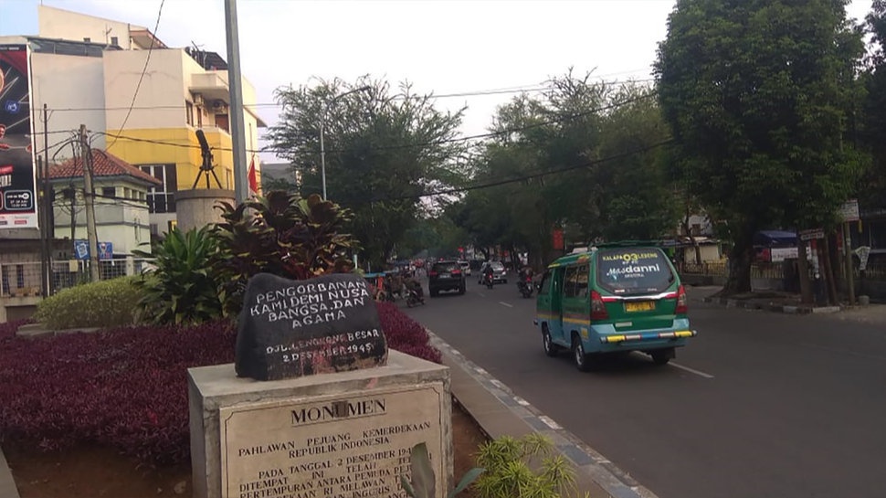 Membaca 'Atheis', Menelusuri Ruang Pengalaman Para Tokohnya Membaca 'Atheis', Menelusuri Ruang Pengalaman Para Tokohnya