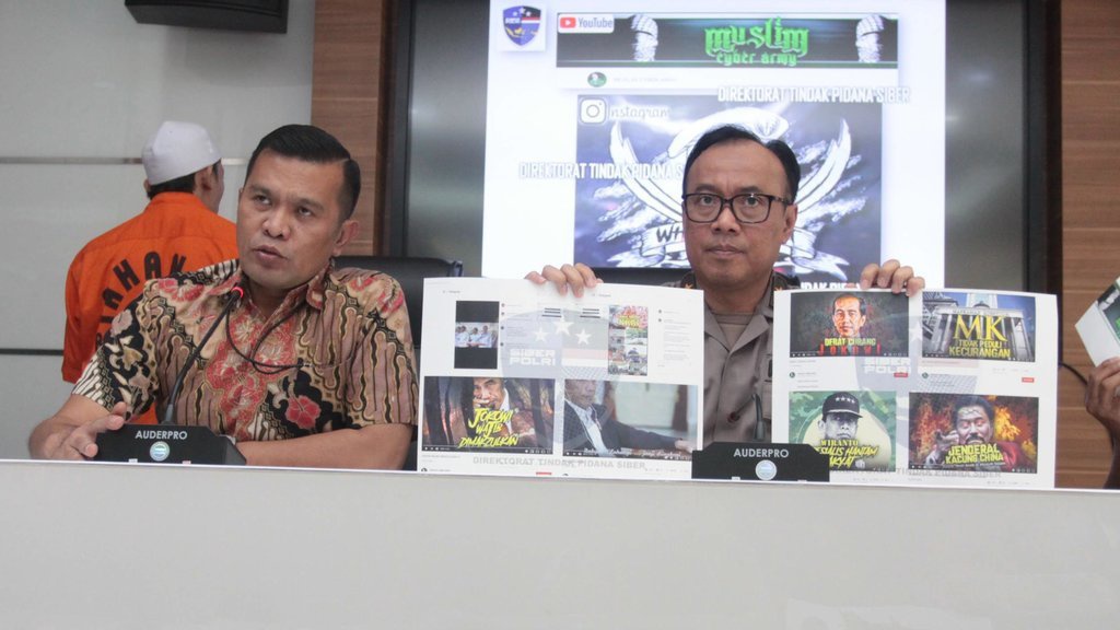Deretan Hoaks Menyerang Pemerintah yang Disebarkan Simpatisan FPI Deretan Hoaks Menyerang Pemerintah yang Disebarkan Simpatisan FPI