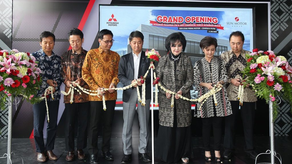 Mitsubishi Motors Resmikan Dealer di Bekasi dan Jakarta Pusat Mitsubishi Motors Resmikan Dealer di Bekasi dan Jakarta Pusat